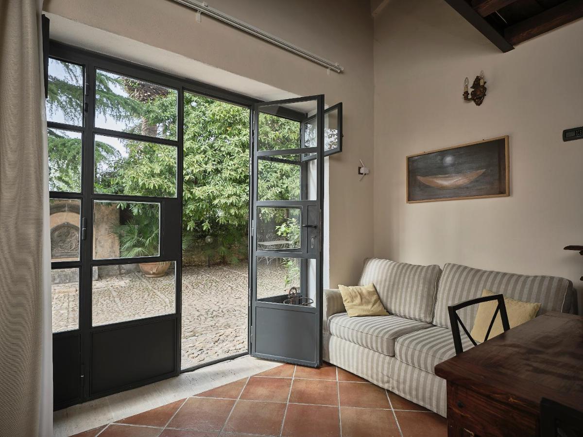 Agriturismo Castello Santa Margherita Cori Bagian luar foto