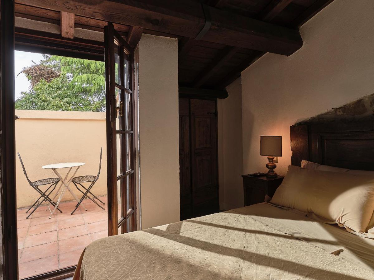 Agriturismo Castello Santa Margherita Cori Bagian luar foto