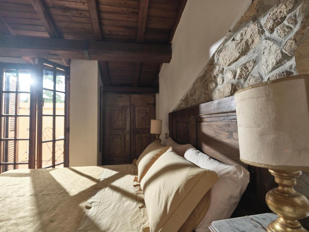 Agriturismo Castello Santa Margherita Cori Bagian luar foto
