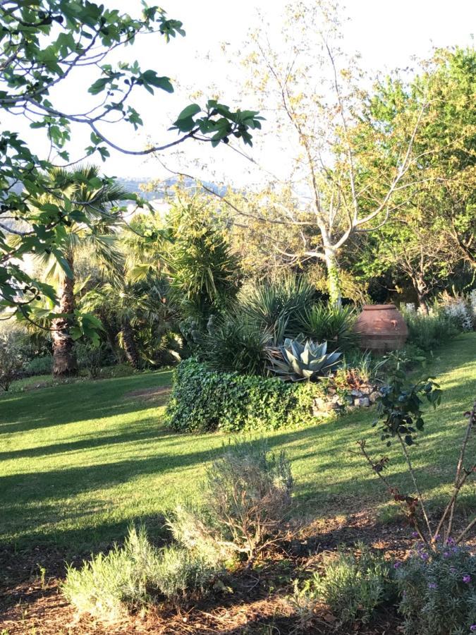 Agriturismo Castello Santa Margherita Cori Bagian luar foto