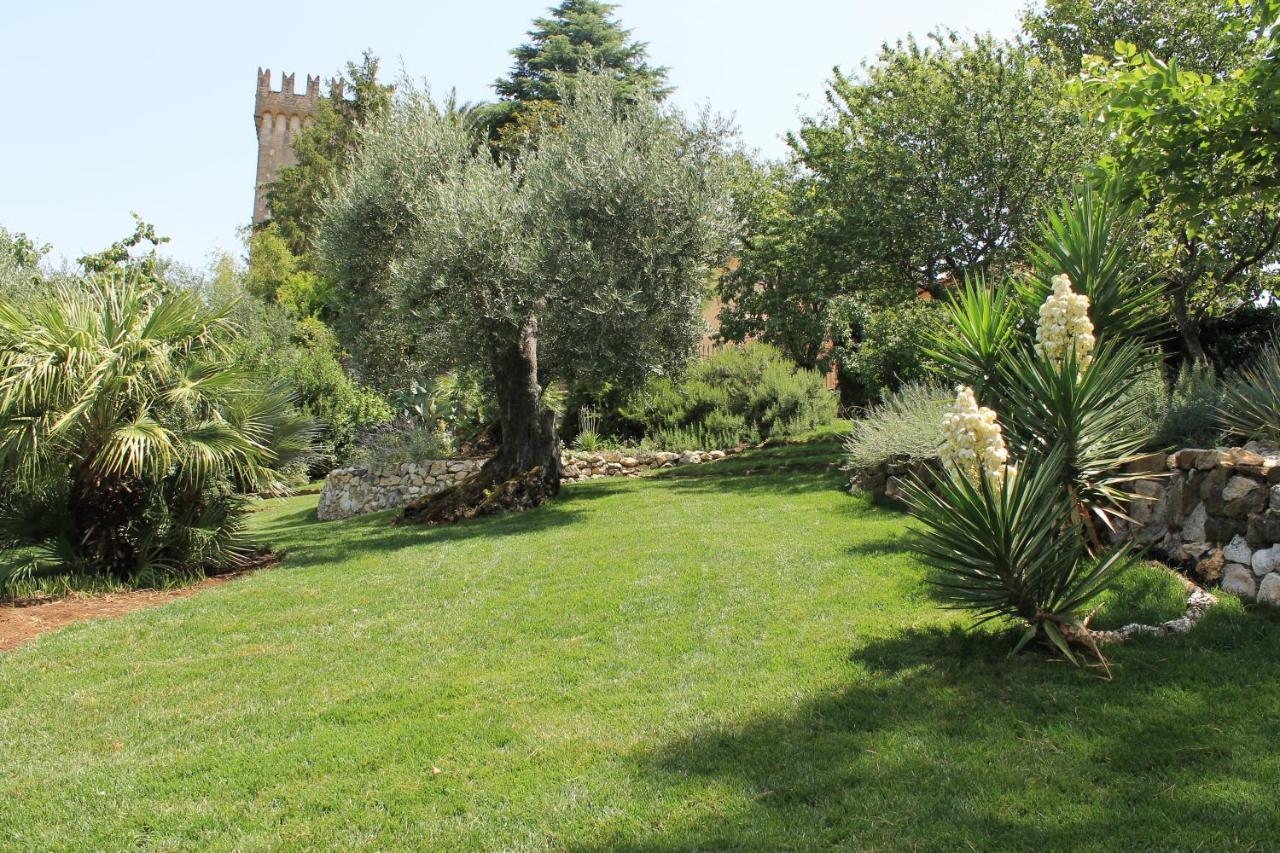 Agriturismo Castello Santa Margherita Cori Bagian luar foto