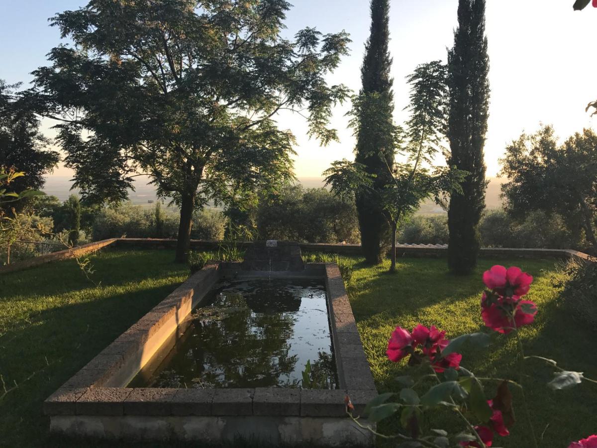 Agriturismo Castello Santa Margherita Cori Bagian luar foto
