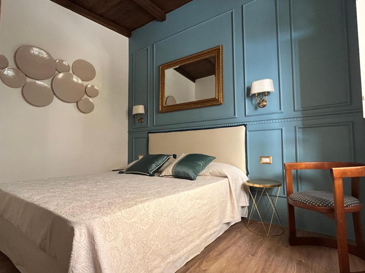 Agriturismo Castello Santa Margherita Cori Bagian luar foto