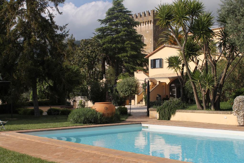Agriturismo Castello Santa Margherita Cori Bagian luar foto