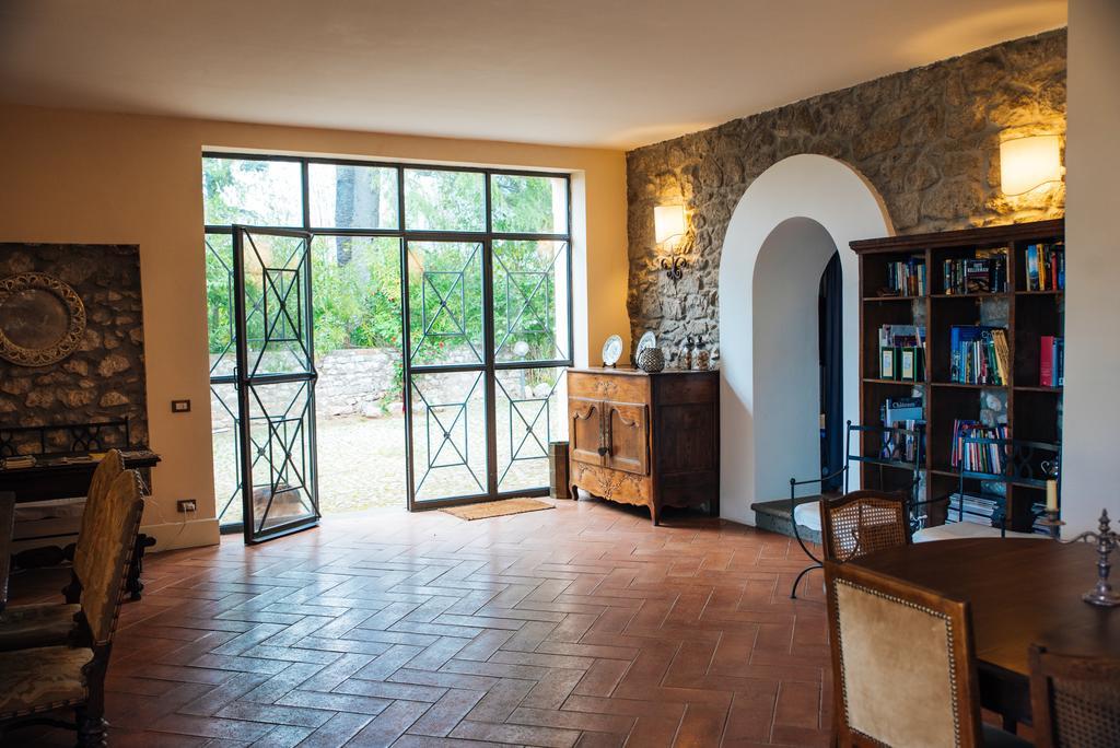 Agriturismo Castello Santa Margherita Cori Bagian luar foto